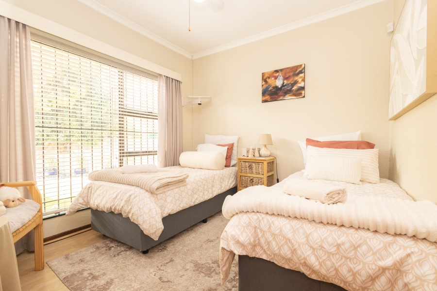 5 Bedroom Property for Sale in Ferndale Western Cape